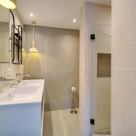 Apartment Luxury - Magnificent With Sea View *