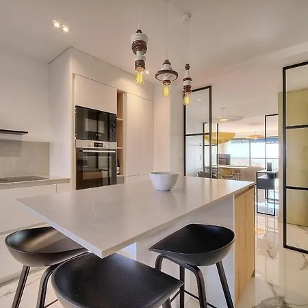 Luxury - Magnificent With Sea View Apartment